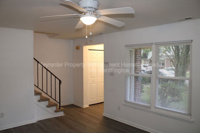 Building Photo - 5776 W Hastings Arch