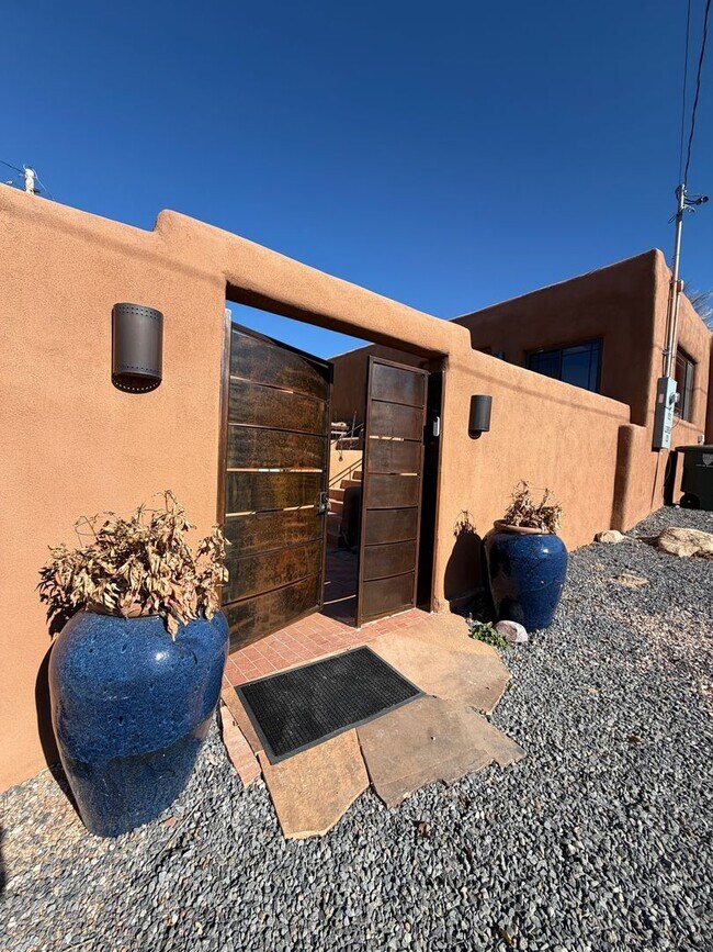 Building Photo - 152 Lorenzo Rd