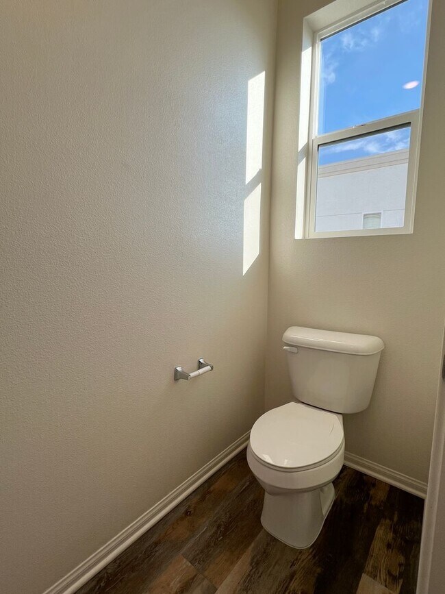 Building Photo - Luxury Living at Suwerte 2 Bedroom 2.5 Bat...