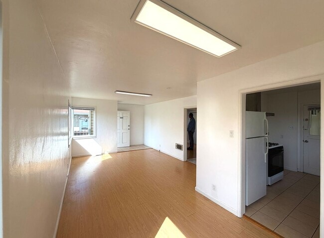 Building Photo - 120-122 Madrone Ave.