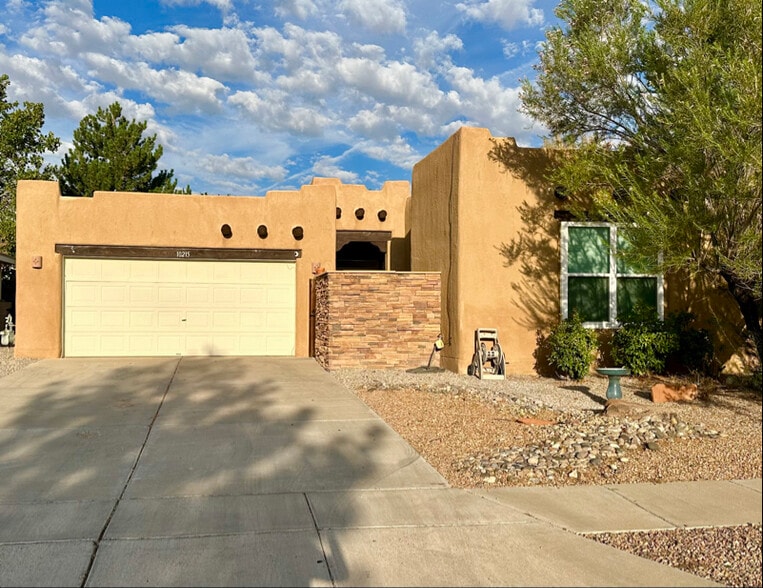 Primary Photo - 10215 Marin Dr NW