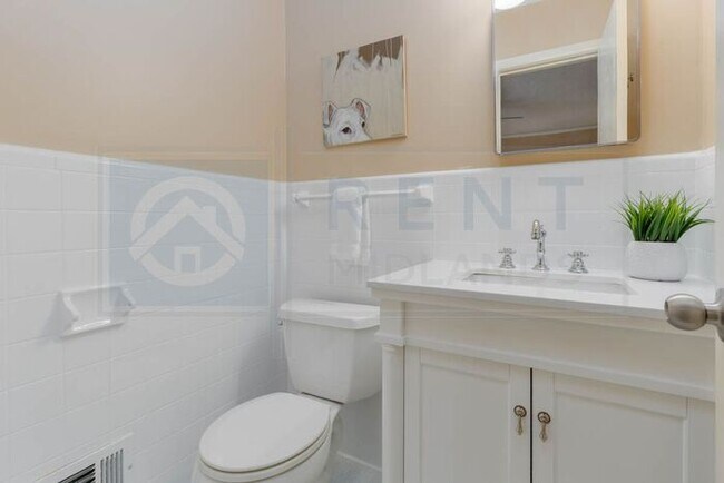 Building Photo - Home Available in Forest Acres