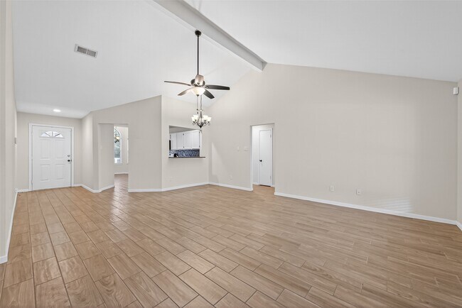 Building Photo - 2502 Old Oak Ln