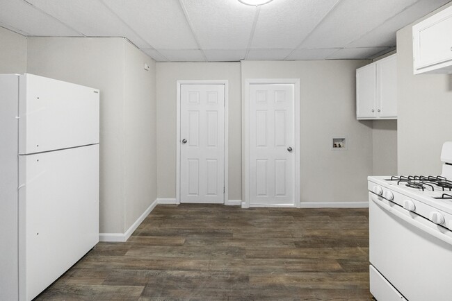 Building Photo - 1534 5th Ave