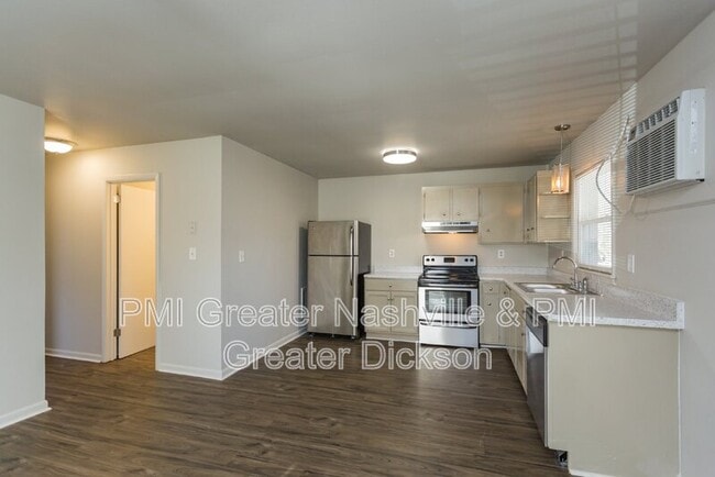 Building Photo - 816 Greenland Dr