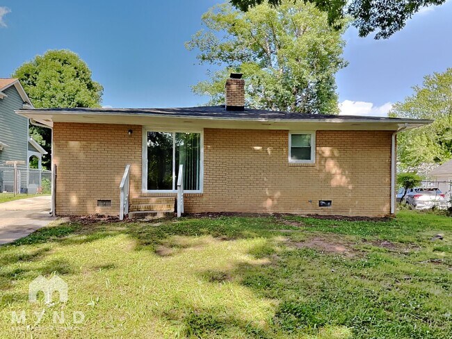 Building Photo - 2602 Kirby St