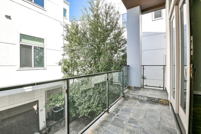 Building Photo - 3215 Garrow St