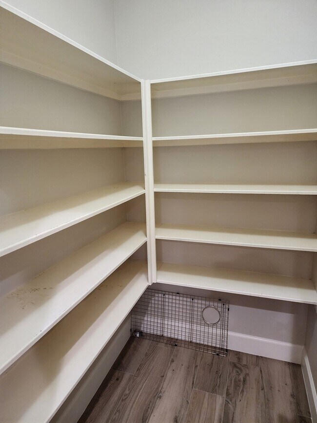 Building Photo - 27131 Sunset Pines Dr