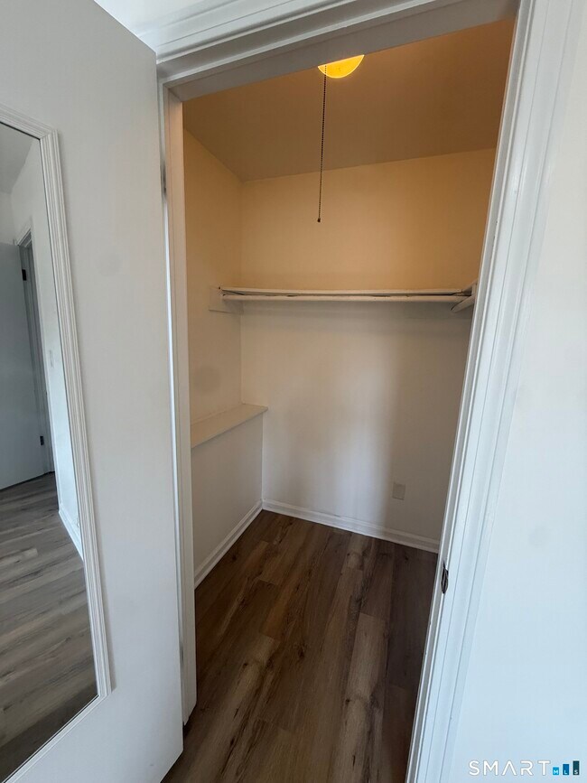 Building Photo - 14 Averill Pl