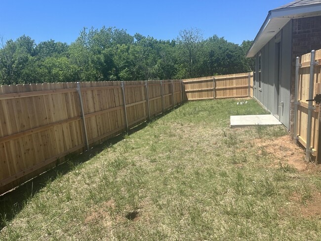 Building Photo - 1015 Ichabod Cir