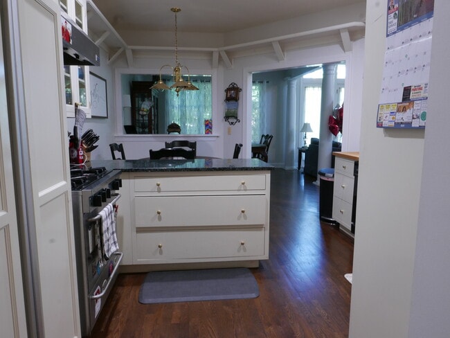 Kitchen - 8 Meadowbrook Club Way