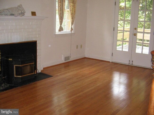 Building Photo - 812 Woodside Pkwy