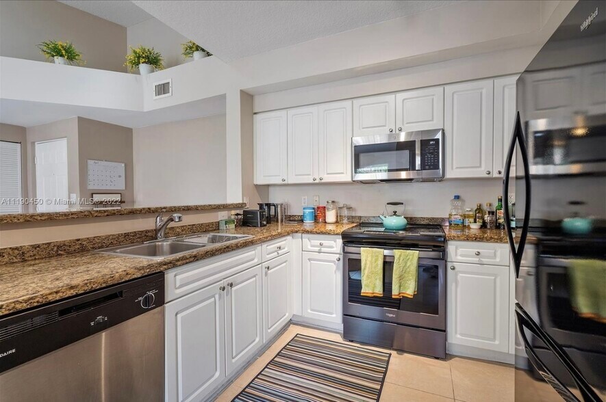 Building Photo - 6851 SW 44th St