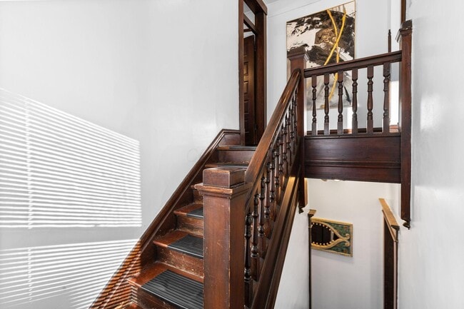 Building Photo - 726 Kerr St