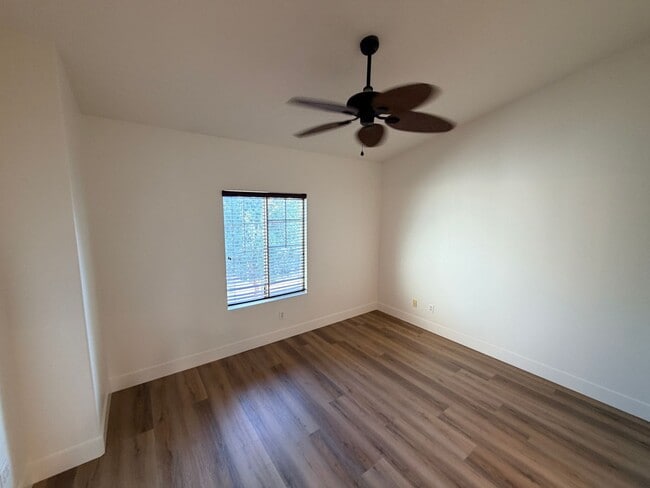 Building Photo - 2 bed 2.5 bath Condo in Camden Park