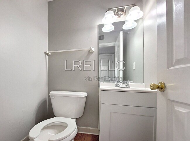 Building Photo - 3410 Clingstone Way