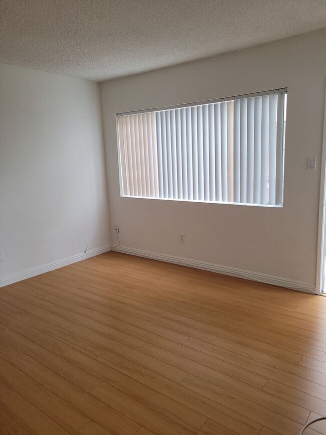 Interior Photo - Rolling Hills Gardens REC