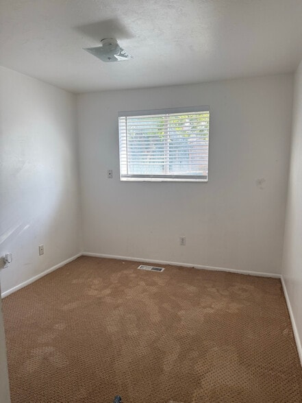 Building Photo - 464 E 1300 S