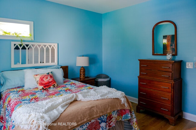 Building Photo - 18 Valentine St