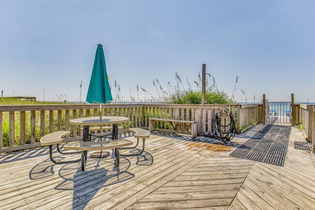 Building Photo - 770 Sundial Ct