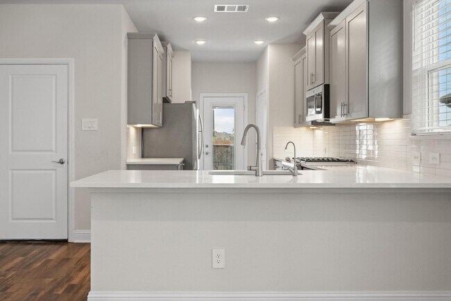Building Photo - 10838 Downy Cup Dr