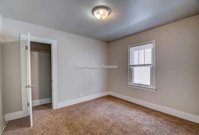 Building Photo - 7005 Broadway