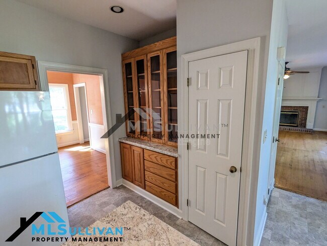 Building Photo - 4101 Grove Ridge Dr