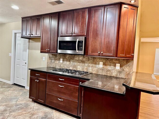 Building Photo - 239 Ridgewood Dr