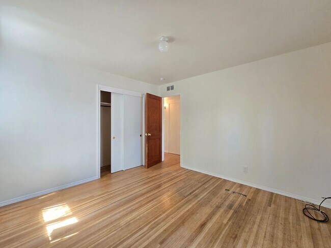 Building Photo - 1226 Vitalia St