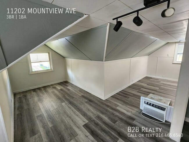 Building Photo - 11202 Mountview Ave