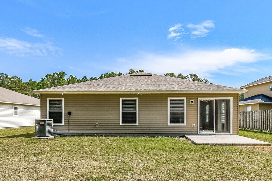 Building Photo - 11732 Silver Hill Dr