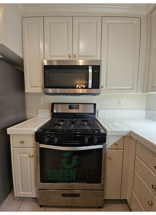Building Photo - Charming 3 Bedroom 2 Bath Condo in TRACY! ...