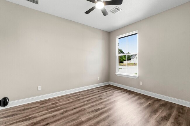 Building Photo - 1208 Ada St