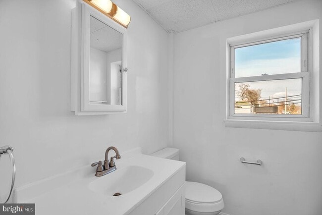 Building Photo - 102 N Black Horse Pike