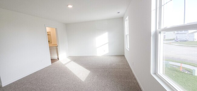 Building Photo - 4146 Viceroy St