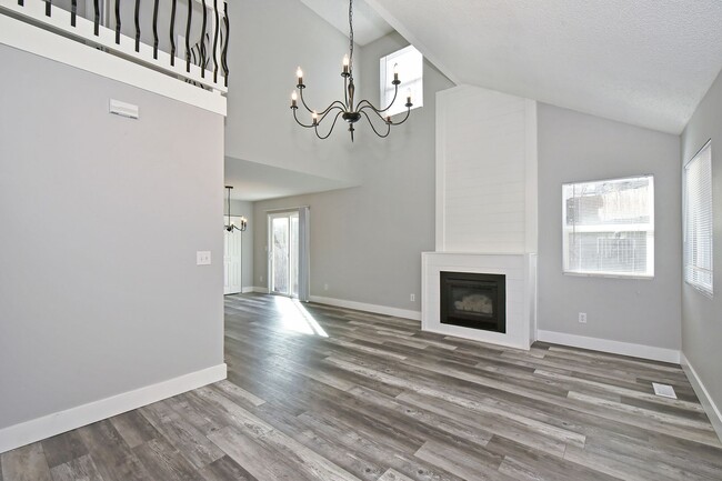 Building Photo - BEAUTIFUL REMODELED home in Chaparral Ridge!