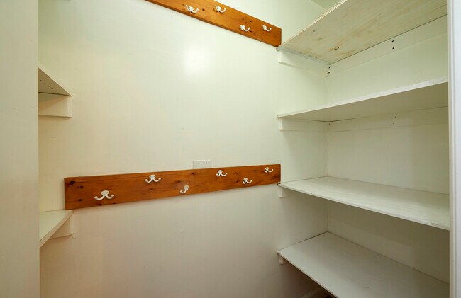 Building Photo - 3222 W Warner Ave