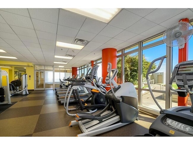 Building Photo - 929 Portland Ave