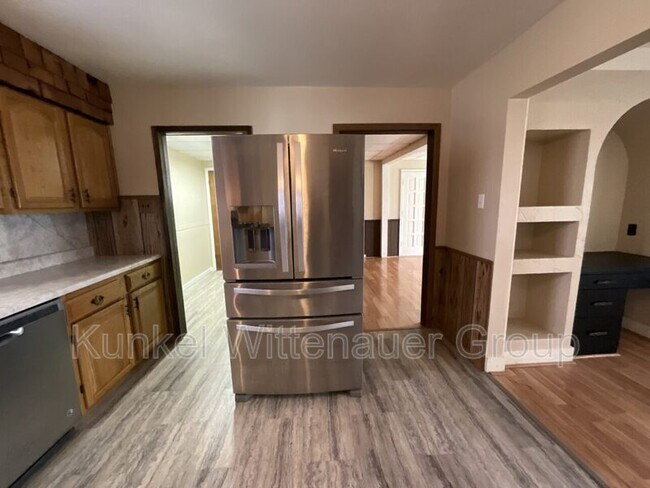 Building Photo - 111 Kassing Ave