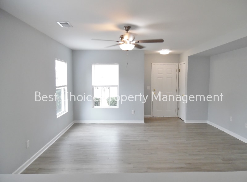Building Photo - 432 Standing Rock Dr