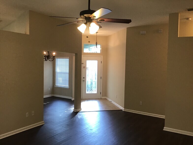 Building Photo - 705 Turkey Point Dr