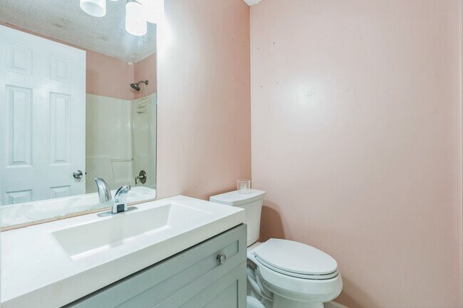 Building Photo - Charming 4BR House in Douglasville