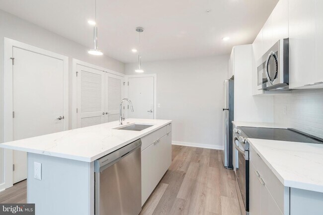 Building Photo - 3449 Scotts Ln
