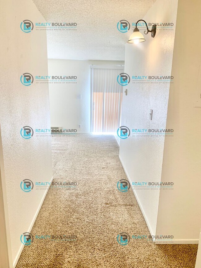 Building Photo - 3909 Clear Acre Ln