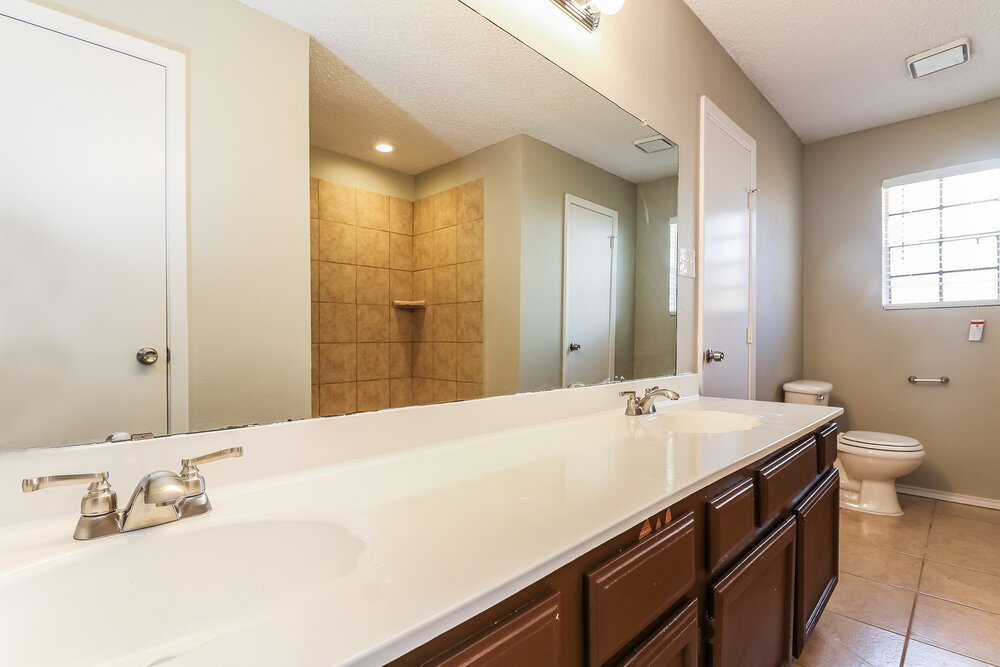 Building Photo - 908 Blue Ridge Dr