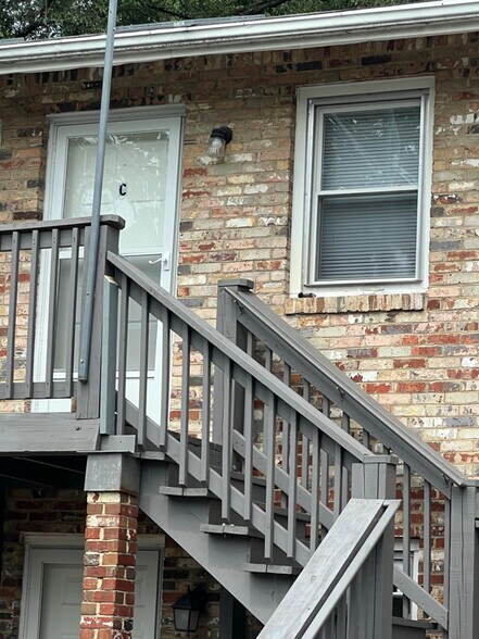 Building Photo - 1416 Moorman Ave NW