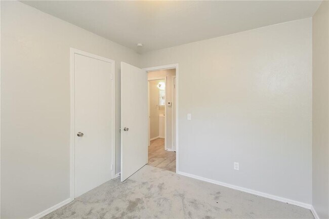 Building Photo - 1153 Elmhurst St