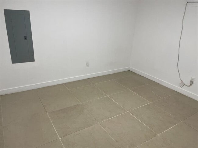 Building Photo - 2120 SW 51st Ct