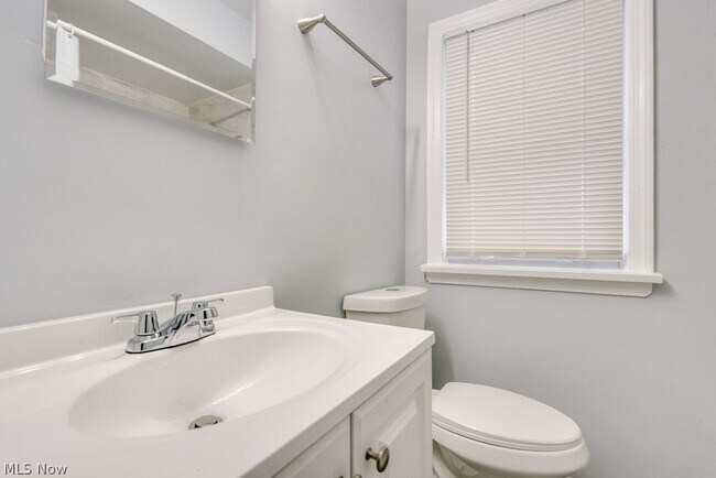 Building Photo - 9809 Way Ave