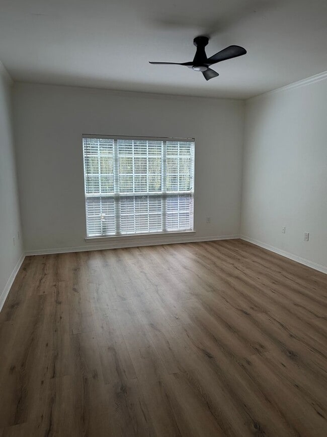 Building Photo - Move-In Ready 2BR Condo in The Reserve at Point Meadows. Private Balcony, Community Pool, & Fitne...